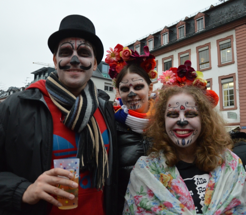 Mainz& Das närrische Grundgesetz: 11 Artikel für die Narrenfreiheit Das närrische Grundgesetz: 11 Artikel für die Narrenfreiheit