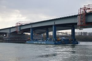 Mainz& Wiesbaden kritisiert scharf Mainzer Absage an Rheinbrücke: "Alleingang schwere Belastung für die Kooperation" Wiesbaden kritisiert scharf Mainzer Absage an Rheinbrücke: "Alleingang schwere Belastung für die Kooperation"