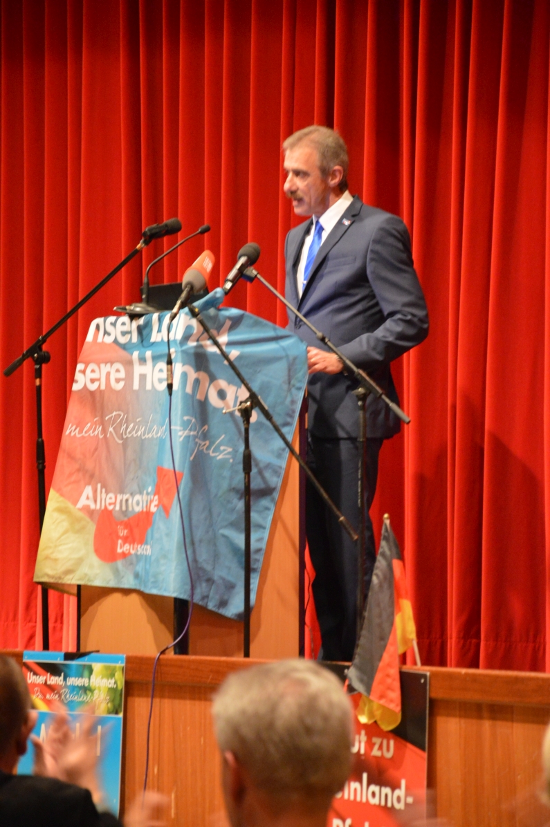 Mainz& AfD-Wahlkampfauftakt: Parolen gegen Flüchtlinge, AfD-Anzeige gegen Polizeichef und erneut Ode an die Freude - UPDATE AfD-Wahlkampfauftakt: Parolen gegen Flüchtlinge, AfD-Anzeige gegen Polizeichef und erneut Ode an die Freude - UPDATE