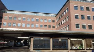 Mainz& Corona in Flüchtlingsunterkunft in Mainz: Allianzhaus komplett unter Quarantäne - 50 Tests in zwei Grundschulen Corona in Flüchtlingsunterkunft in Mainz: Allianzhaus komplett unter Quarantäne - 50 Tests in zwei Grundschulen