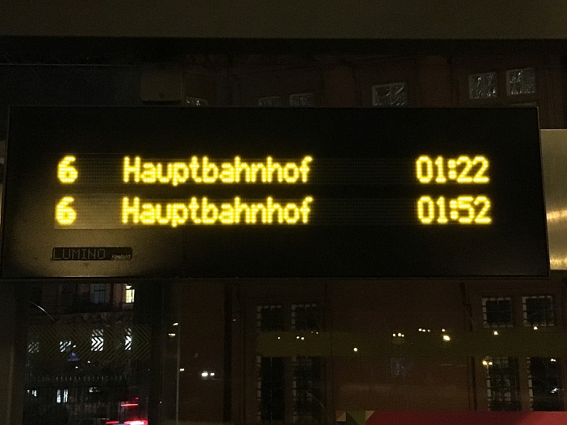 Mainz& Mainz&-Kolumne: "Die fahren doch, wie sie wollen" - Wie der ÖPNV ausgerechnet an Fastnacht völlig versagt und die Respect-Kampagne des Landes auch Mainz&-Kolumne: "Die fahren doch, wie sie wollen" - Wie der ÖPNV ausgerechnet an Fastnacht völlig versagt und die Respect-Kampagne des Landes auch