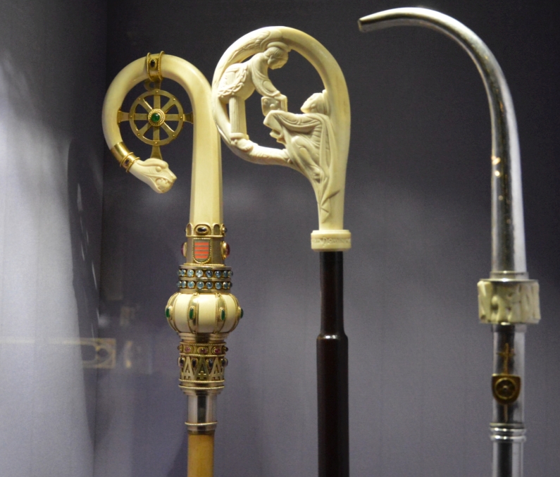 Mainz& 1000 Jahre alter Mainzer Domschatz wieder zum Leben erweckt - Neue Domschatzkammer erzählt Geschichte der Sakramente - Donnerstag Wiedereröffnung 1000 Jahre alter Mainzer Domschatz wieder zum Leben erweckt - Neue Domschatzkammer erzählt Geschichte der Sakramente - Donnerstag Wiedereröffnung