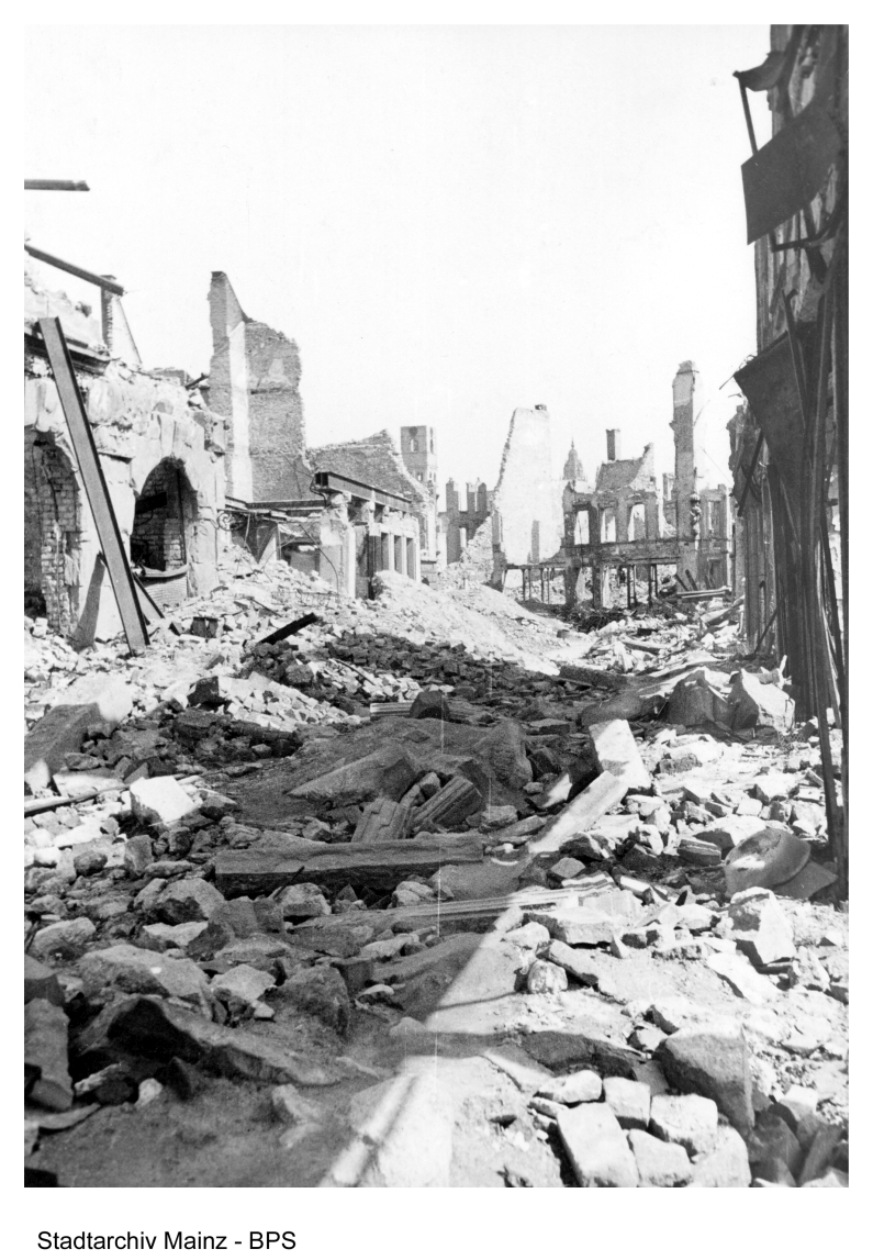 Mainz& Das Inferno von Mainz - vor 70 Jahren zerstörten Bomben die goldene Stadt am Rhein Das Inferno von Mainz - vor 70 Jahren zerstörten Bomben die goldene Stadt am Rhein
