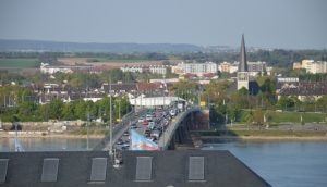 Mainz& "Wir dürfen der Stadt nicht den Stöpsel ziehen" - OB Michael Ebling im Mainz&-Interview zu Citybahn, neuem Stadtteil und Sauvignon Blanc "Wir dürfen der Stadt nicht den Stöpsel ziehen" - OB Michael Ebling im Mainz&-Interview zu Citybahn, neuem Stadtteil und Sauvignon Blanc