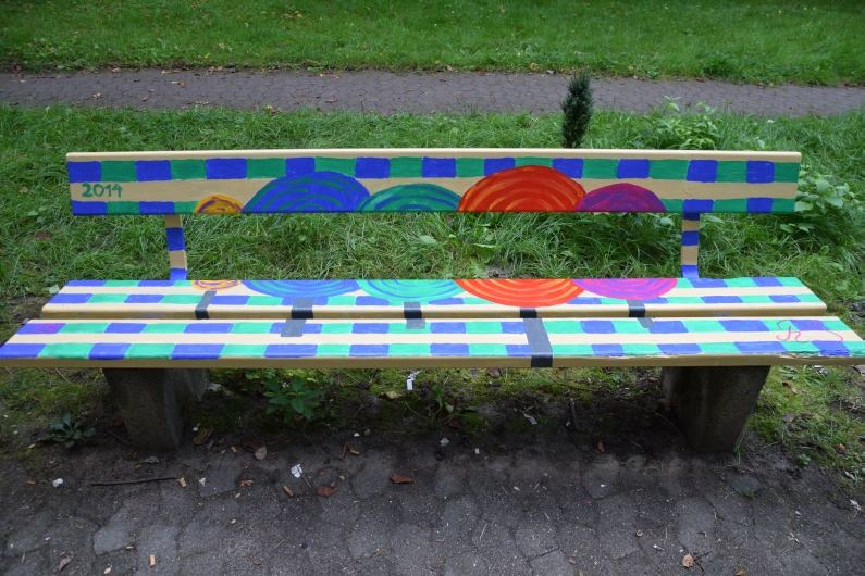 Mainz& 30 bunte Bänke zieren nun den Lerchenberg 30 bunte Bänke zieren nun den Lerchenberg