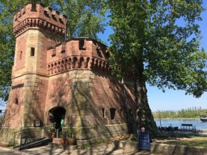 Mainz& Rheinufer rund um Caponniere soll neu gestaltet werden - Bürgerbeteiligung am 28. Januar 2020 Rheinufer rund um Caponniere soll neu gestaltet werden - Bürgerbeteiligung am 28. Januar 2020