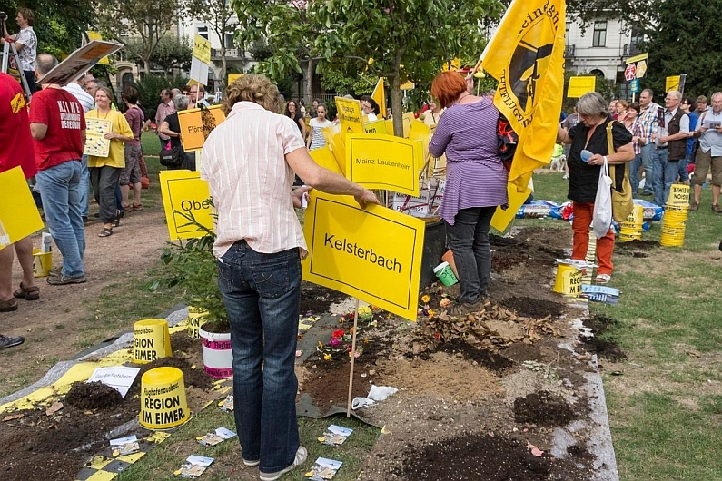 Mainz& Sieben Punkte für mehr Nachtruhe in Frankfurt - Al-Wazir legt Maßnahmenpaket vor - SPD: "Zeichen der Hilflosigkeit" Sieben Punkte für mehr Nachtruhe in Frankfurt - Al-Wazir legt Maßnahmenpaket vor - SPD: "Zeichen der Hilflosigkeit"