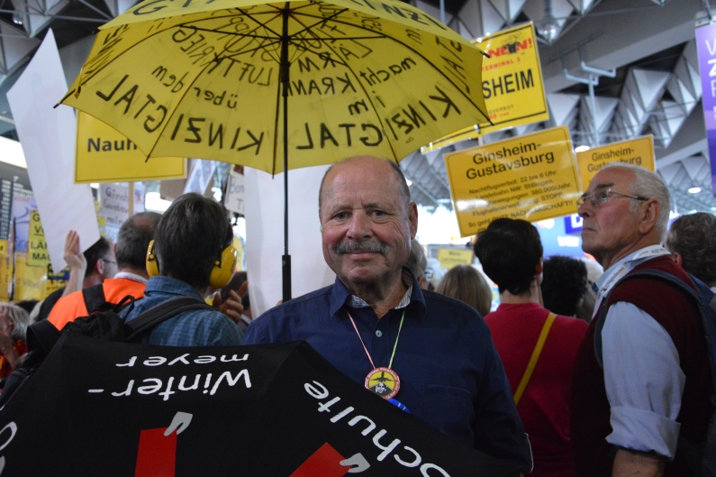 Mainz& "Bis die Ruhe zurückkehrt" - 100. Montagsdemo am Flughafen "Bis die Ruhe zurückkehrt" - 100. Montagsdemo am Flughafen