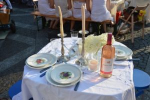 Mainz& 8. Diner en Blanc in Mainz am Sonntag, 16. Juni 2019 - Guerilla Tafeln mit Gourmet-Anspruch 8. Diner en Blanc in Mainz am Sonntag, 16. Juni 2019 - Guerilla Tafeln mit Gourmet-Anspruch