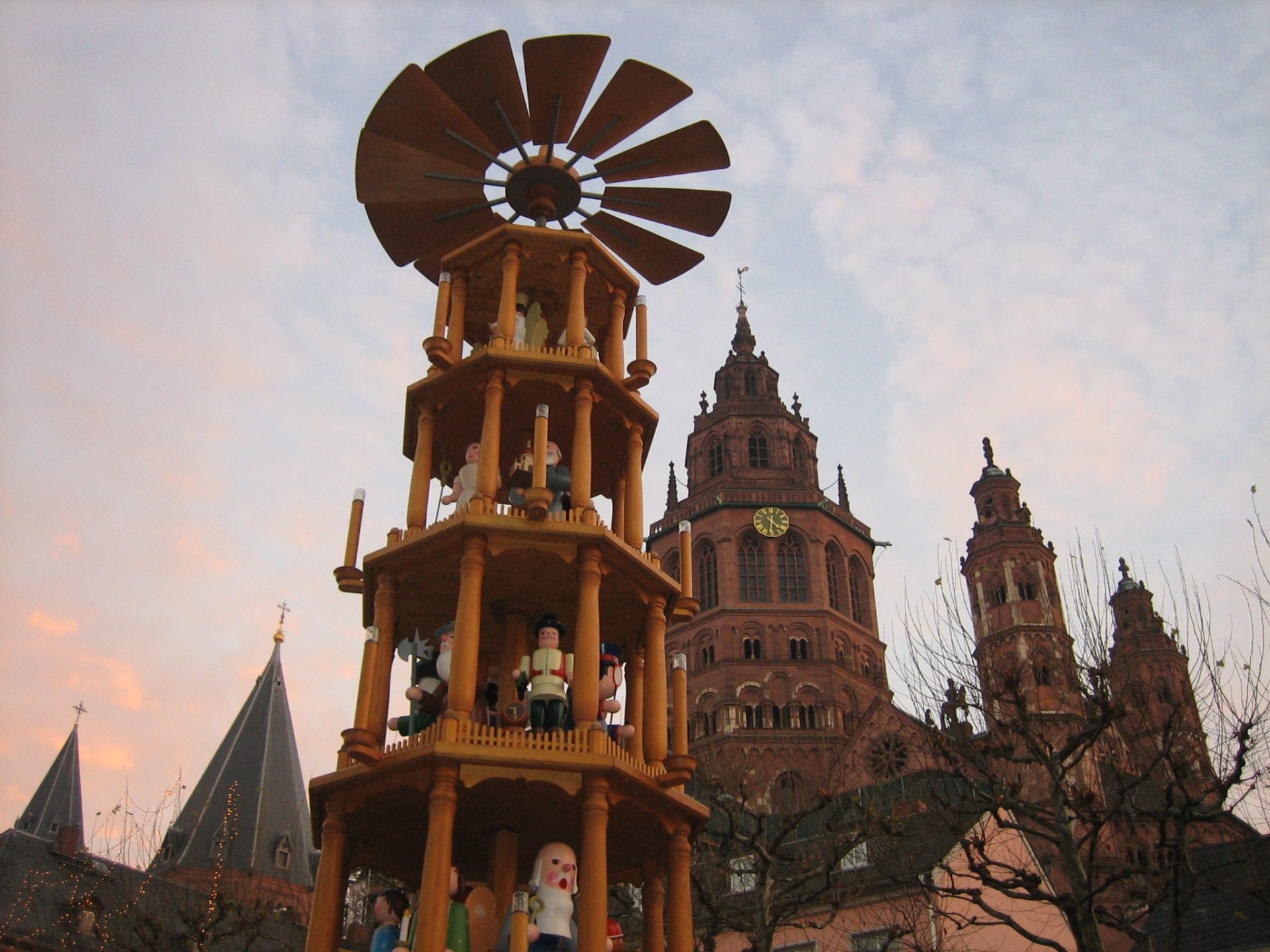 Mainz& Weihnachtsmarkt: Traditionsunternehmen zum Großteil dabei - Update Weihnachtsmarkt: Traditionsunternehmen zum Großteil dabei - Update