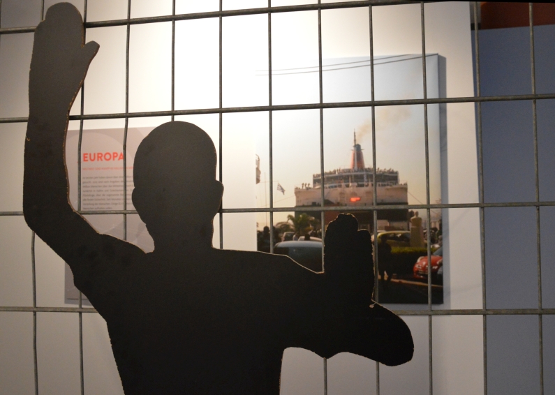 Mainz& Flüchtlingen eine Stimme geben - Ausstellung "Flucht 2.0 - An Odyssey to Peace" im Dommuseum Flüchtlingen eine Stimme geben - Ausstellung "Flucht 2.0 - An Odyssey to Peace" im Dommuseum