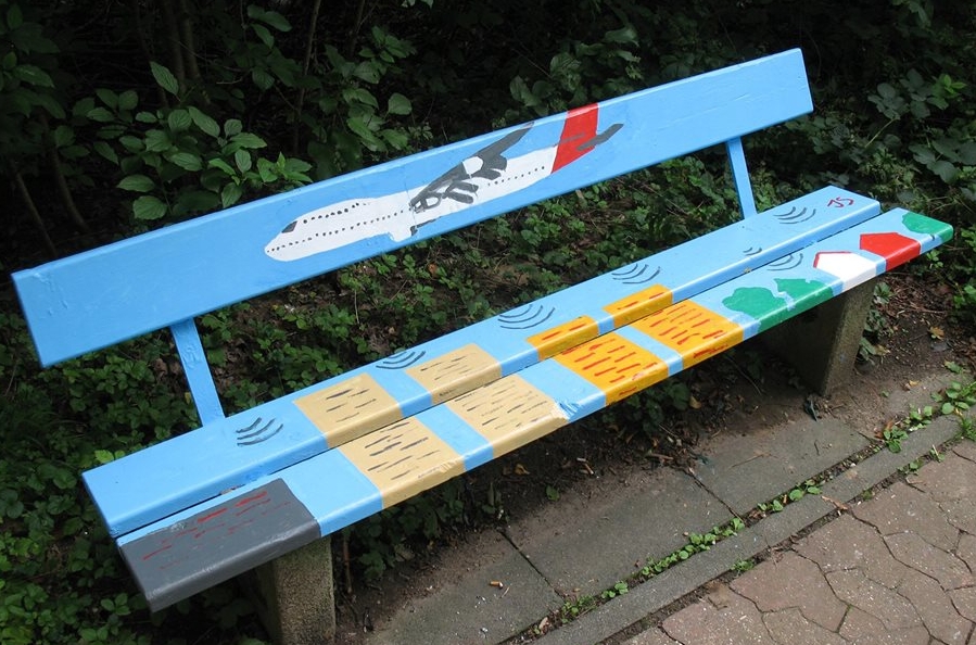 Mainz& 30 bunte Bänke zieren nun den Lerchenberg 30 bunte Bänke zieren nun den Lerchenberg