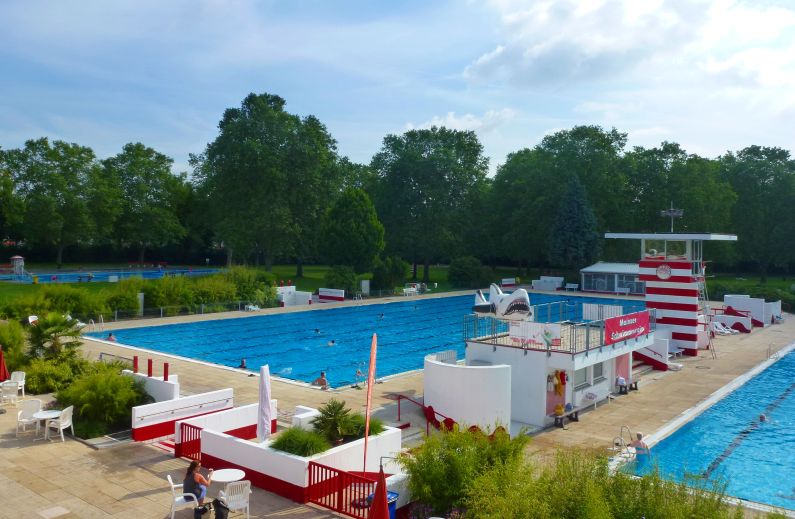 Mainz& Taubertsbergbad offenbar pleite - Betreiber Deyle meldet Insolvenz an Taubertsbergbad offenbar pleite - Betreiber Deyle meldet Insolvenz an