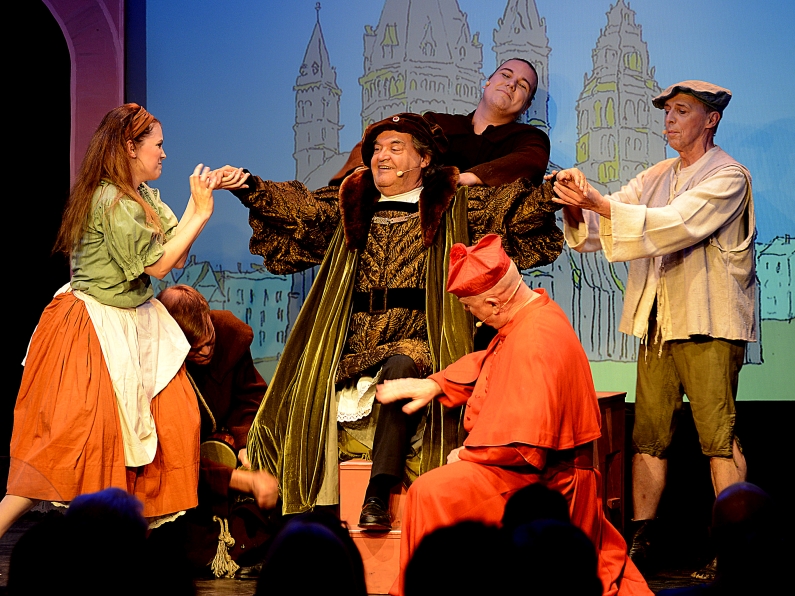 Mainz& "Ein echter Milleniumrocker: GuguguguGutenberg!" - Gutenberg-Musical im Unterhaus witzig, turbulent und mit tollen Stars "Ein echter Milleniumrocker: GuguguguGutenberg!" - Gutenberg-Musical im Unterhaus witzig, turbulent und mit tollen Stars