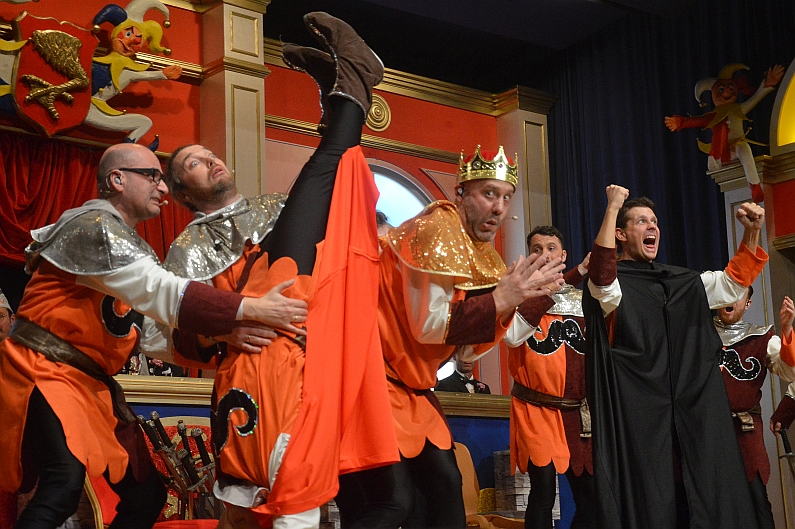 Mainz& Schiri, Schwafelrunde und brandheiße Druckerzeugnisse - Rasante GCV-Sitzung 2019 punktet mit scharfzüngiger Politik Schiri, Schwafelrunde und brandheiße Druckerzeugnisse - Rasante GCV-Sitzung 2019 punktet mit scharfzüngiger Politik