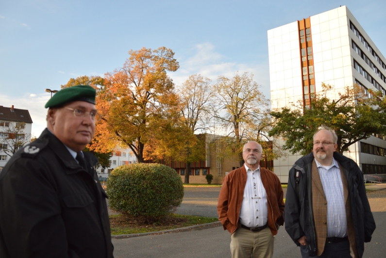 Mainz& Viel Zukunft in der GFZ-Kaserne - Rundgang mit ÖDP Viel Zukunft in der GFZ-Kaserne - Rundgang mit ÖDP