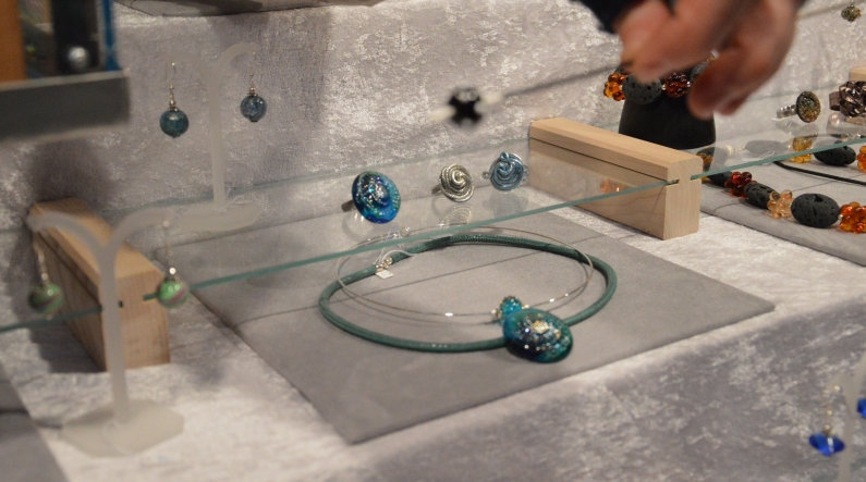 Mainz& Mainz&-Adventskalendertürchen Nummer 9: Perlen aus Murano-Glas Mainz&-Adventskalendertürchen Nummer 9: Perlen aus Murano-Glas