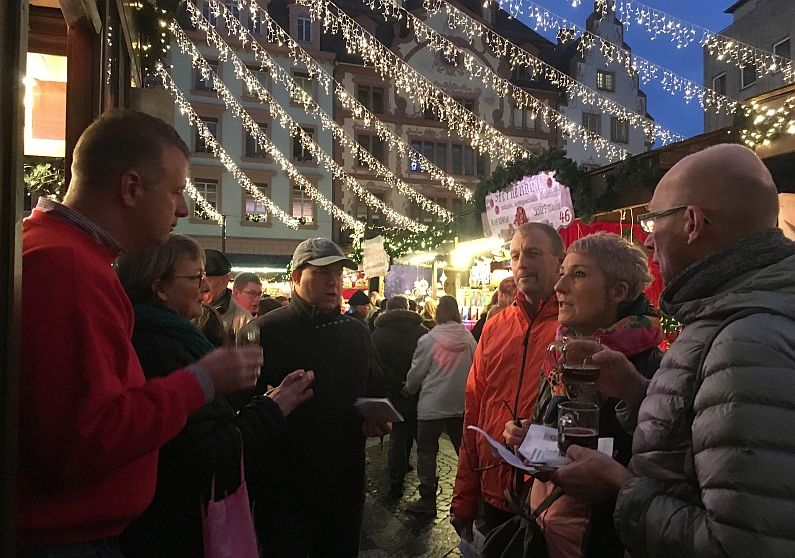 Mainz& Der große Mainz&-Glühweintest 2018: Mainzer Winzergarde testete die große Vielfalt der Mainzer Glühweine - Tolle 2018er Weine und deutlich reduzierter Zucker Der große Mainz&-Glühweintest 2018: Mainzer Winzergarde testete die große Vielfalt der Mainzer Glühweine - Tolle 2018er Weine und deutlich reduzierter Zucker