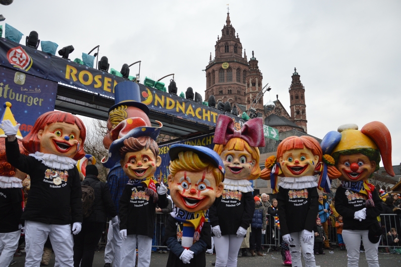 Mainz& 62. Jugendmaskenzug rollt am 16. Februar durch Mainz - Jugendumzug nur knapp Dank Sponsoren gerettet - Buntes Fastnachtsfest, offene Läden, Lkw-Fahrverbot 62. Jugendmaskenzug rollt am 16. Februar durch Mainz - Jugendumzug nur knapp Dank Sponsoren gerettet - Buntes Fastnachtsfest, offene Läden, Lkw-Fahrverbot