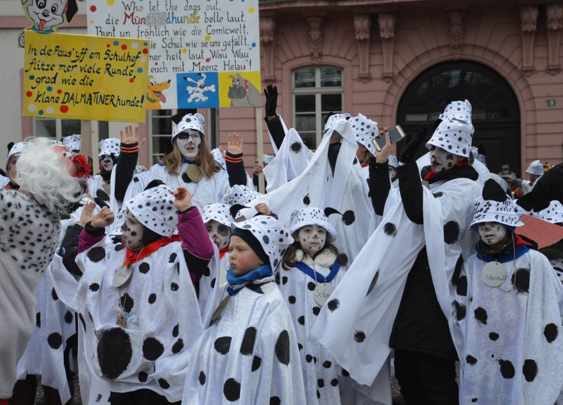 Mainz& 62. Jugendmaskenzug rollt am 16. Februar durch Mainz - Jugendumzug nur knapp Dank Sponsoren gerettet - Buntes Fastnachtsfest, offene Läden, Lkw-Fahrverbot 62. Jugendmaskenzug rollt am 16. Februar durch Mainz - Jugendumzug nur knapp Dank Sponsoren gerettet - Buntes Fastnachtsfest, offene Läden, Lkw-Fahrverbot