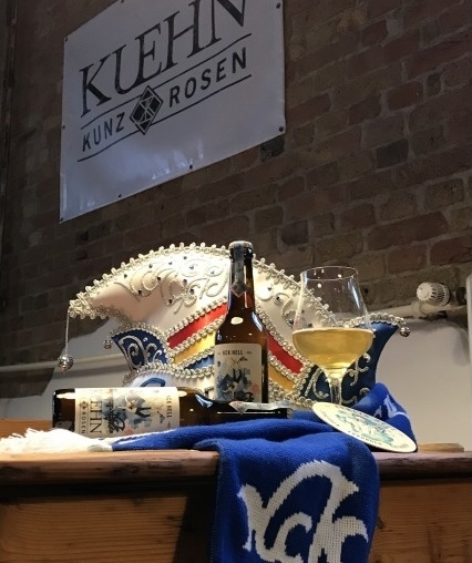 Mainz& Fassenacht in der Brauerei - KCK und Kuehn Kunz Rosen laden zur Wirtshausfastnacht mit Bier vom KCK-Präsidenten Fassenacht in der Brauerei - KCK und Kuehn Kunz Rosen laden zur Wirtshausfastnacht mit Bier vom KCK-Präsidenten