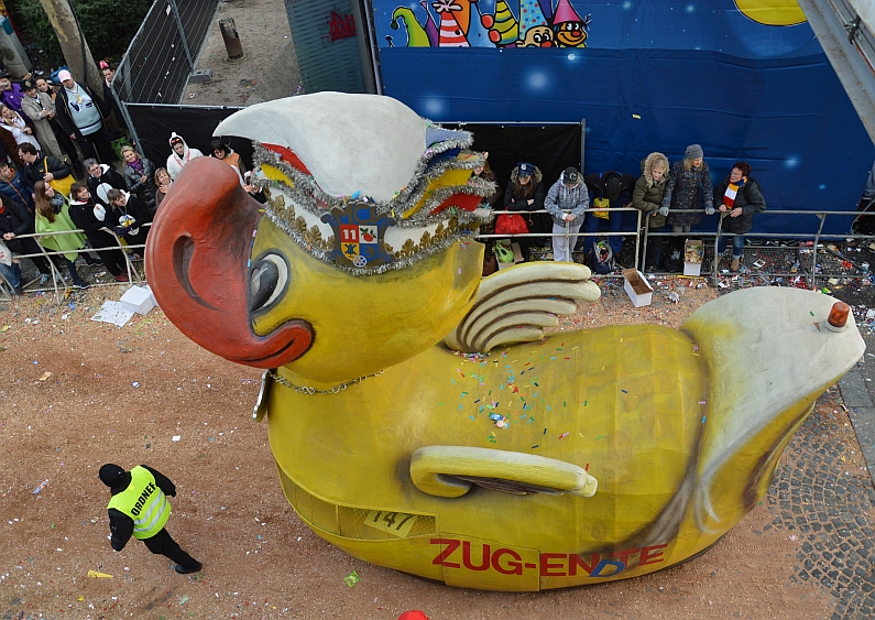 Mainz& Mainzer Zugente runderneuert einsatzbereit - Liebling der Narrenschar macht am Rosenmontag traditionell den Abschluss des Zuges Mainzer Zugente runderneuert einsatzbereit - Liebling der Narrenschar macht am Rosenmontag traditionell den Abschluss des Zuges