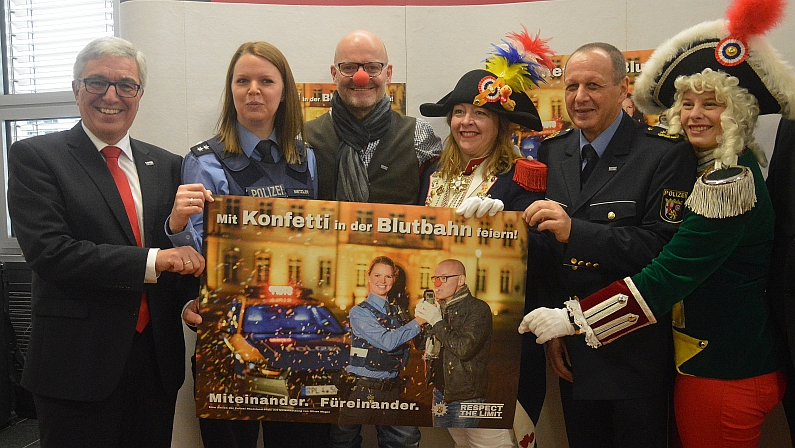 Mainz& Mit "Konfetti in der Blutbahn" sicher durch die närrischen Tage: Mainzer Polizei startet neue Sicherheitskampagne für Respekt - Kein Alkohol am Steuer Mit "Konfetti in der Blutbahn" sicher durch die närrischen Tage: Mainzer Polizei startet neue Sicherheitskampagne für Respekt - Kein Alkohol am Steuer