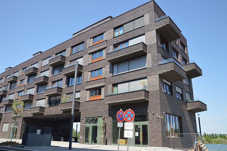 Mainz& Politiker der Mainzer Neustadt gegen Schiffsanlegeplätze am Zollhafen - Ebling verteidigt Pläne - Umweltverträglichkeitsprüfung gefordert Politiker der Mainzer Neustadt gegen Schiffsanlegeplätze am Zollhafen - Ebling verteidigt Pläne - Umweltverträglichkeitsprüfung gefordert