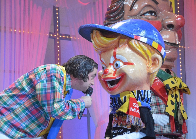 Mainz& Sensationelle "Moguntia", starker "Obermessdiener" - Mainz bleibt Mainz 2019 ist randvoll mit bissiger Polit-Kritik - Moderne Musikhits bleiben außen vor Sensationelle "Moguntia", starker "Obermessdiener" - Mainz bleibt Mainz 2019 ist randvoll mit bissiger Polit-Kritik - Moderne Musikhits bleiben außen vor