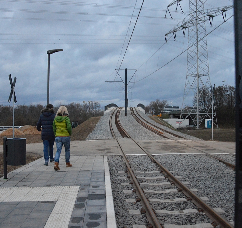 mainzelbahn-bruecke-marienborn-ueber-autobahn