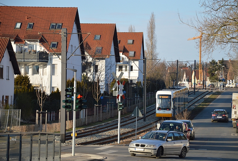 Mainz& 23 Straßenbahnunfälle seit Start der Mainzelbahn - Autofahrer "übersahen" Ampeln und Bahnen - Ein Fußgänger starb - Gesamtkosten weiter unbekannt 23 Straßenbahnunfälle seit Start der Mainzelbahn - Autofahrer "übersahen" Ampeln und Bahnen - Ein Fußgänger starb - Gesamtkosten weiter unbekannt