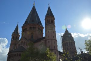 Mainz& 50 Glocken läuten von 13 Kirchtürmen - 3. ökumenisches Innenstadtgeläut am 8. Juni 2019 in Mainz 50 Glocken läuten von 13 Kirchtürmen - 3. ökumenisches Innenstadtgeläut am 8. Juni 2019 in Mainz