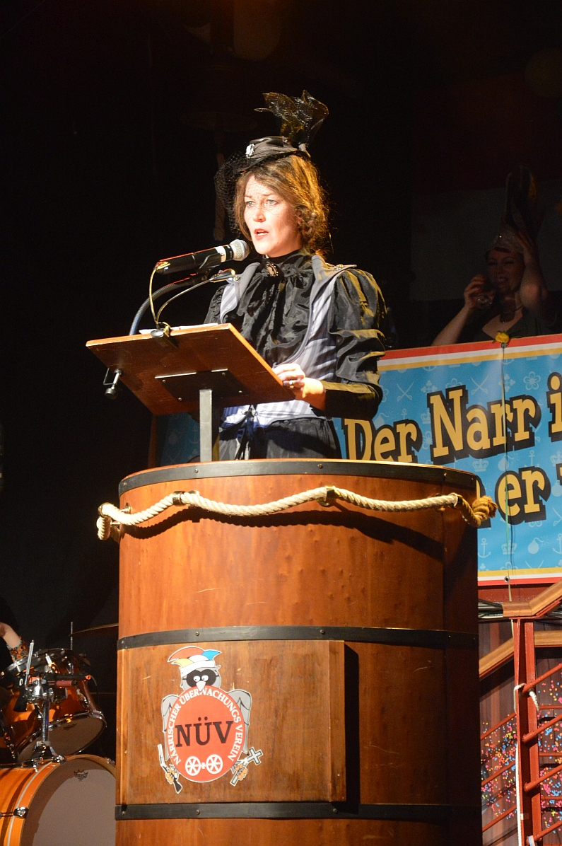 Mainz& Der NÜV, der Narren Super-Held - Närrischer Überwachungsverein feiert seit fünf Jahren anarchische Fastnacht von unten Der NÜV, der Narren Super-Held - Närrischer Überwachungsverein feiert seit fünf Jahren anarchische Fastnacht von unten