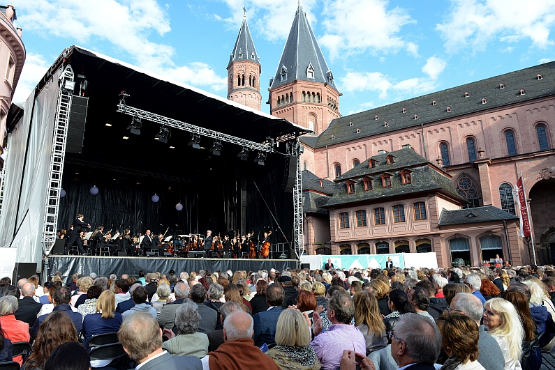 Mainz& Vierte Opernnacht am Dom am 17. Juni 2018 mit Carmen und Don Giovanni - Mozart trifft Salieri und Verdi Vierte Opernnacht am Dom am 17. Juni 2018 mit Carmen und Don Giovanni - Mozart trifft Salieri und Verdi