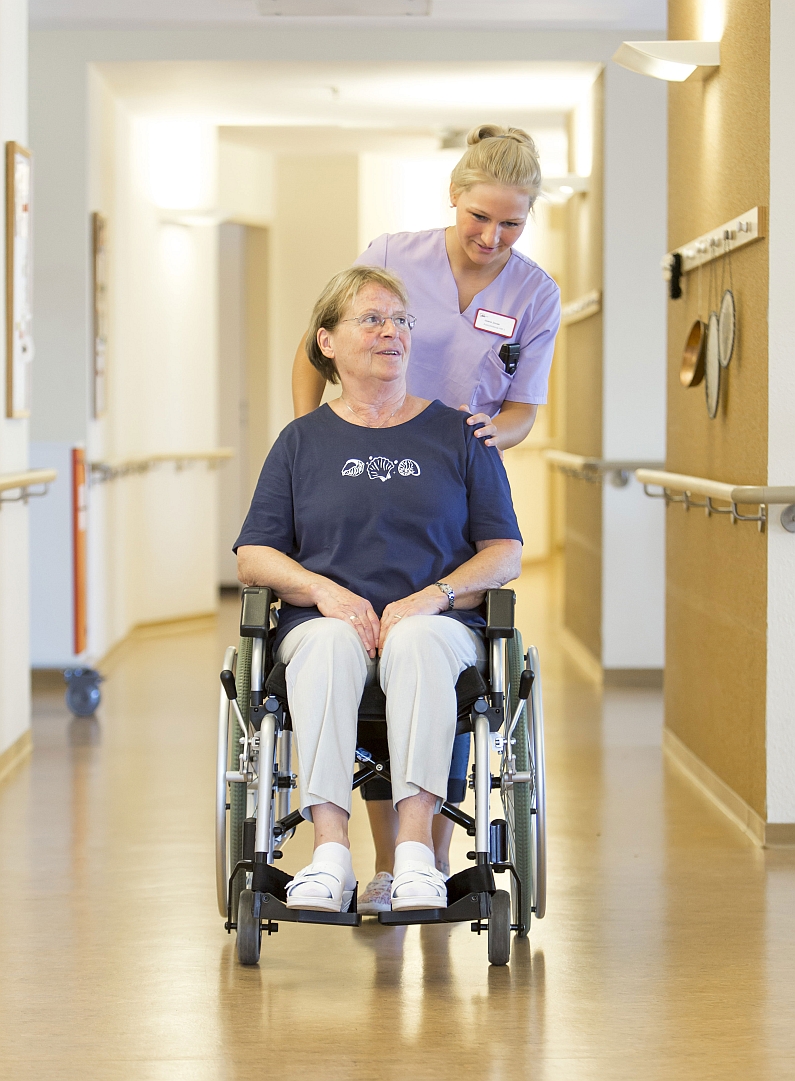 Mainz& Pflege in Not: Nieder-Olmer Krankenpfleger übergibt heute Petition mit 12.000 Unterschriften für Pflege-Reform in Berlin Pflege in Not: Nieder-Olmer Krankenpfleger übergibt heute Petition mit 12.000 Unterschriften für Pflege-Reform in Berlin