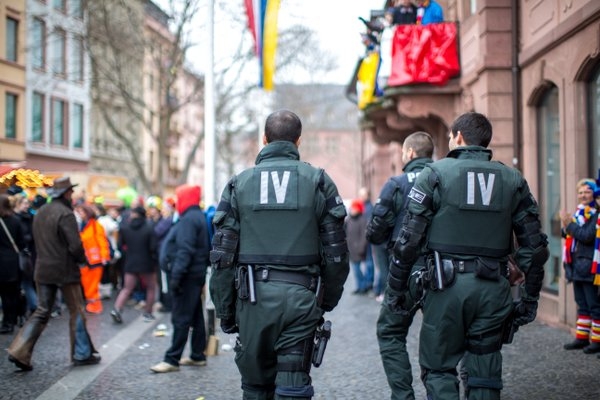 Mainz& Rucksackverbot bei Nena-Konzert - Mainzer Sommerlichter mit verstärkter Sicherheit Rucksackverbot bei Nena-Konzert - Mainzer Sommerlichter mit verstärkter Sicherheit
