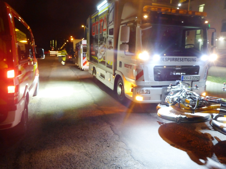 Mainz& Feuerwehr Mainz: Brand in den Kraftwerken, Hund im Rhein, Frau vermeintlich im Rhein Feuerwehr Mainz: Brand in den Kraftwerken, Hund im Rhein, Frau vermeintlich im Rhein