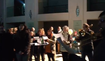 Mainz& "Singen darf keine Sünde sein" - Scharfe Kritik an Polizei nach Anzeige gegen Staatstheater "Singen darf keine Sünde sein" - Scharfe Kritik an Polizei nach Anzeige gegen Staatstheater