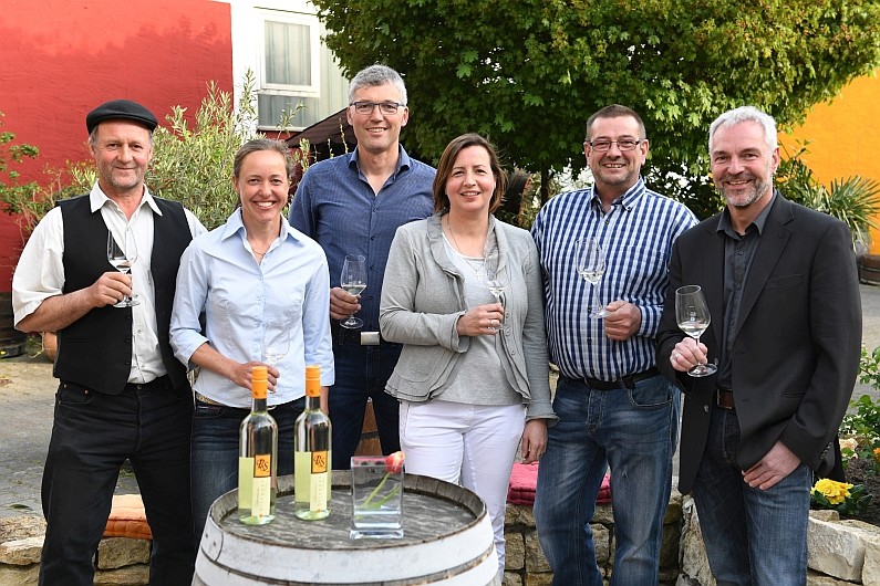 Mainz& Wein & Spargel: Silvaner, Scheurebe, Sauvignon Blanc als perfekte Begleiter zum königlichen Gemüse - Vorsicht mit Riesling Wein & Spargel: Silvaner, Scheurebe, Sauvignon Blanc als perfekte Begleiter zum königlichen Gemüse - Vorsicht mit Riesling