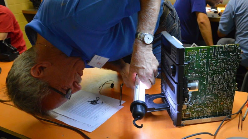 Mainz& Repair Café Mainz feiert vierten Geburtstag - Nächstes Treffen Freitag, 28. April 2017 Repair Café Mainz feiert vierten Geburtstag - Nächstes Treffen Freitag, 28. April 2017