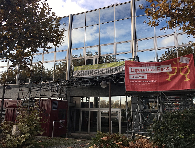 Mainz& Startschuss für Sanierung der Rheingoldhalle - Großer Saal, Technik, Toiletten und ein Balkon zur Rheinseite: Runderneuerung bis Oktober 2019 Startschuss für Sanierung der Rheingoldhalle - Großer Saal, Technik, Toiletten und ein Balkon zur Rheinseite: Runderneuerung bis Oktober 2019