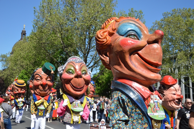 Mainz& Sommer, Sonne, Rheinhessen und ein bisschen Fastnacht - So war der Rheinhessenumzug Sommer, Sonne, Rheinhessen und ein bisschen Fastnacht - So war der Rheinhessenumzug