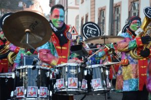 Mainz& Europäisches Guggemusikfestival mit 900 Musikern am 14. und 15. Februar in Mainz - Platzkonzerte und Kneipenhopping Europäisches Guggemusikfestival mit 900 Musikern am 14. und 15. Februar in Mainz - Platzkonzerte und Kneipenhopping