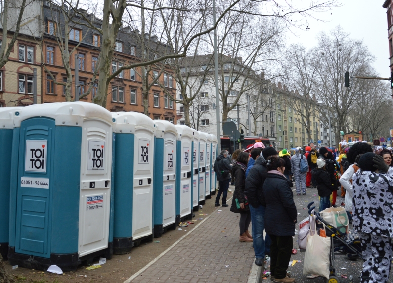 Mainz& 66. Mainzer Rosenmontagszug 2017: 9.500 Narren, zwei Kilometer Gitter, Glasverbot, Ablauf - Alle Infos 66. Mainzer Rosenmontagszug 2017: 9.500 Narren, zwei Kilometer Gitter, Glasverbot, Ablauf - Alle Infos