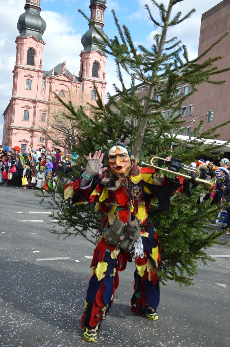 Mainz& Weihnachtsbaumabfuhr erst am Samstag, 13. Januar 2018 - Abgabe auch auf Wertstoffhöfen Weihnachtsbaumabfuhr erst am Samstag, 13. Januar 2018 - Abgabe auch auf Wertstoffhöfen