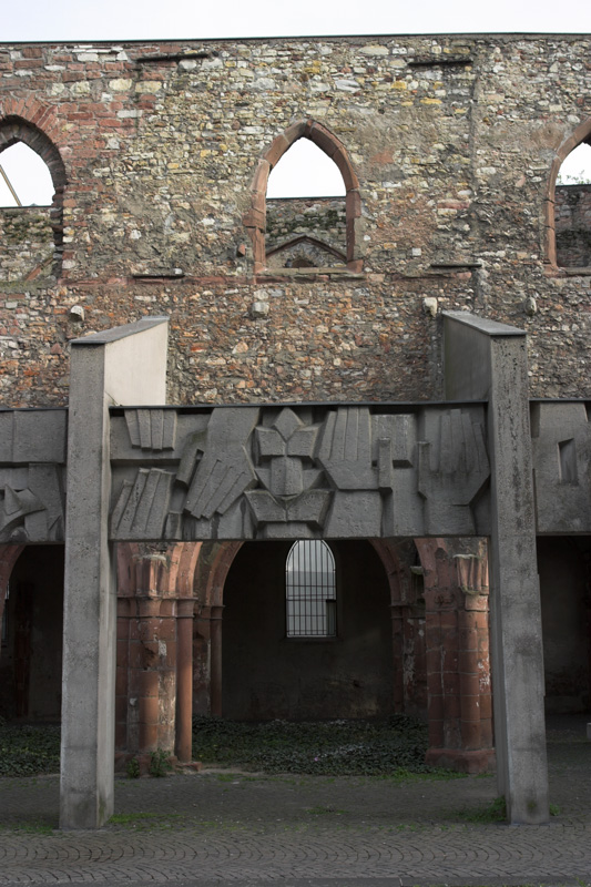 Mainz& St. Christoph: Taufkirche Gutenbergs und Mahnmal gegen den Krieg St. Christoph: Taufkirche Gutenbergs und Mahnmal gegen den Krieg