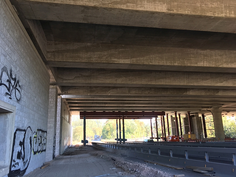 Mainz& Herzstück an der Schiersteiner Brücke wird abgerissen - Landesbetrieb fordert keinen Schadensersatz wegen Bauunfall im Februar 2015 Herzstück an der Schiersteiner Brücke wird abgerissen - Landesbetrieb fordert keinen Schadensersatz wegen Bauunfall im Februar 2015