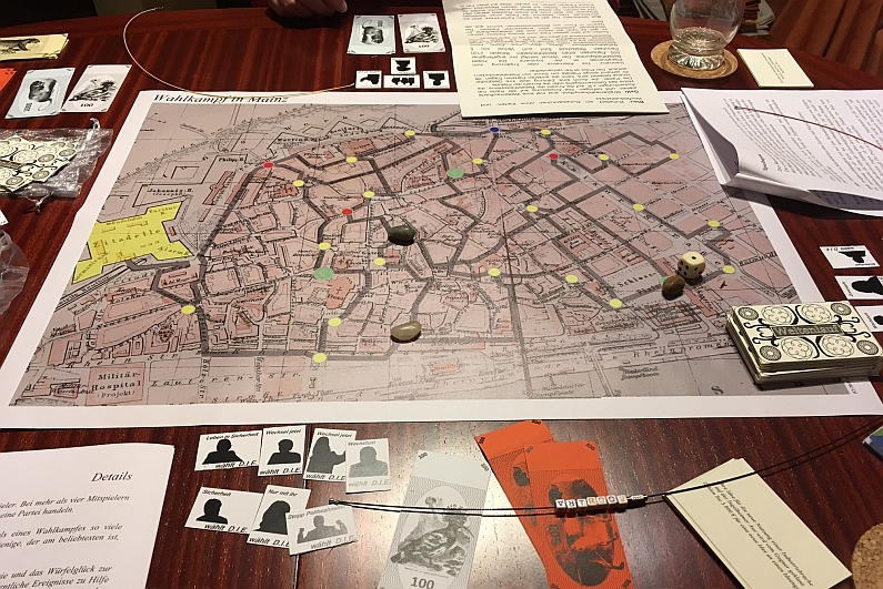 Mainz& Wahlkampf in Mainz: Mainzerin erfindet Brettspiel - Politikvermittlung mit Spaß und vielen Mainzer Anspielungen Wahlkampf in Mainz: Mainzerin erfindet Brettspiel - Politikvermittlung mit Spaß und vielen Mainzer Anspielungen