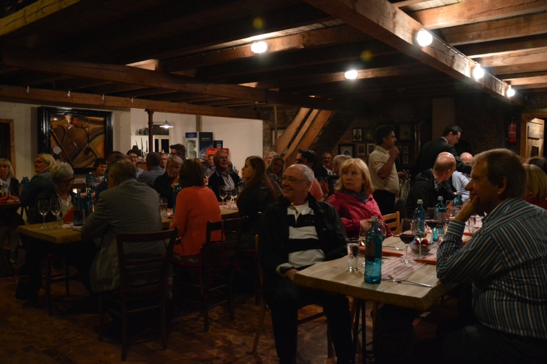Mainz& Mit dem Oldtimerbus als Weinentdecker in Rheinhessen unterwegs - die Mainz&-Reportage Mit dem Oldtimerbus als Weinentdecker in Rheinhessen unterwegs - die Mainz&-Reportage