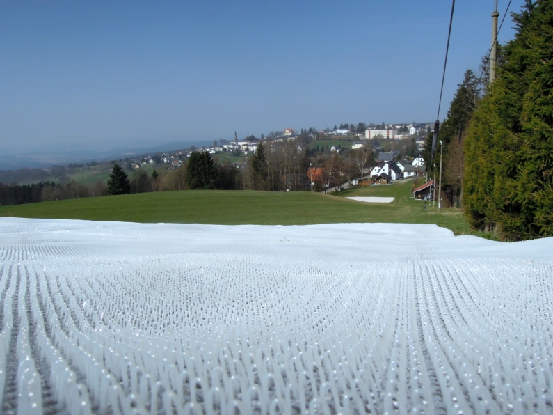 Mainz& Skifahren bei 30 Grad - Aktion im Binger Wald noch diese Woche Skifahren bei 30 Grad - Aktion im Binger Wald noch diese Woche